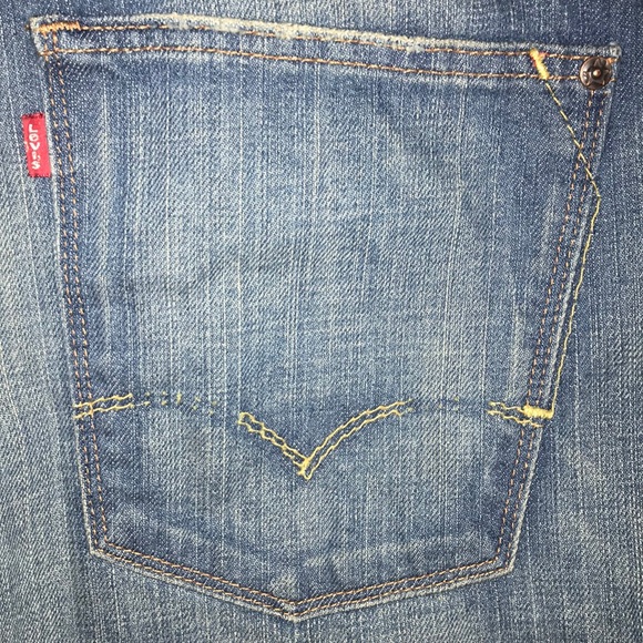 Nautica &Red Levi’s Like New - Picture 6 of 8